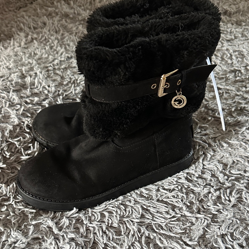 Black Fur-Lined Boots with Buckle